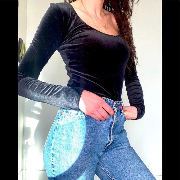 VINTAGE Y2K Goth new condition  soft black velvet top. - Picture 6 of 9